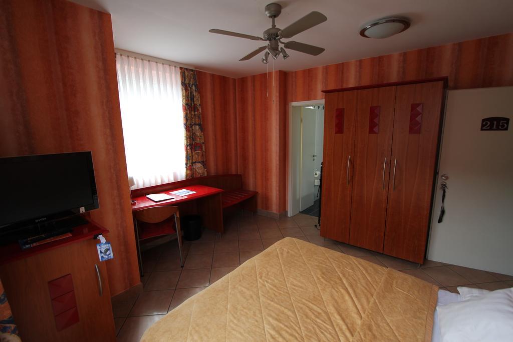 Hotel Mado Cologne Chambre photo
