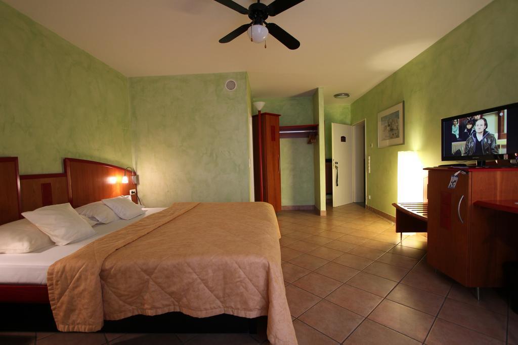 Hotel Mado Cologne Chambre photo